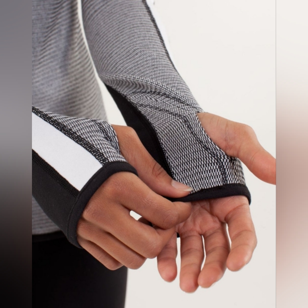 Lululemon Runder Under Long Sleeve Top Reversible Wear 2 Ways!  EUC - Picture 6 of 7